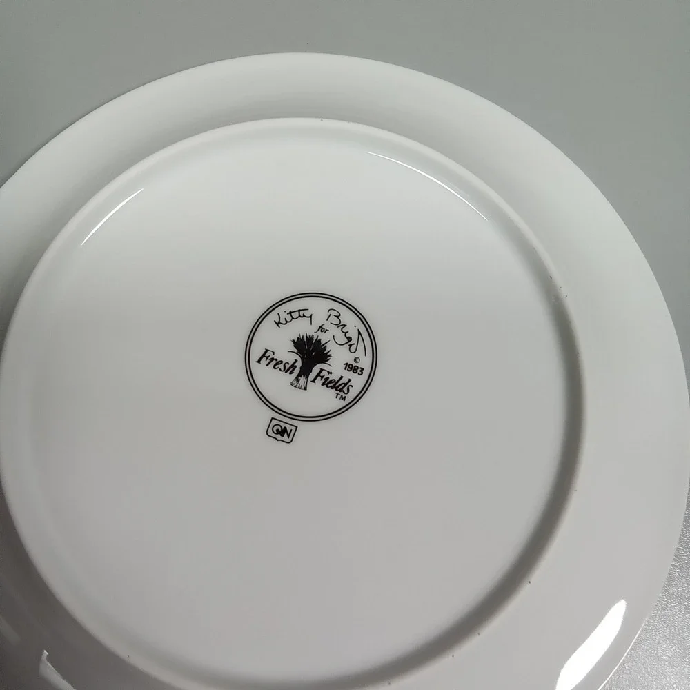 Kitty Bright for Fresh Fields 1983‎ White Embossed Wheat Bread Plate 7.5 Inch